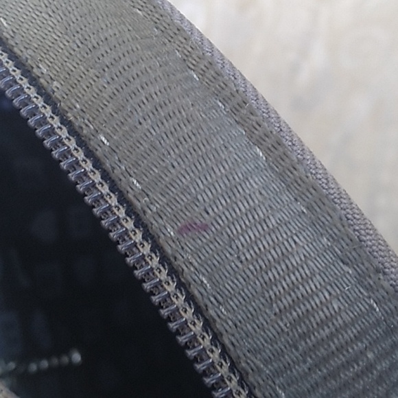 Harveys Seatbelt Bag - Picture 5 of 5